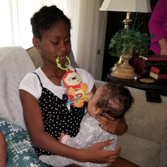 Meet your Poshers, Grabbiee!!! - Picture 13 of 14